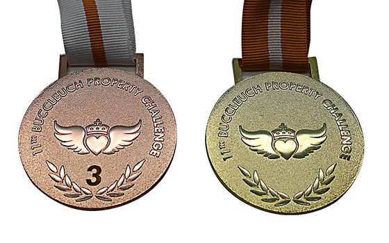 Китай Поднятые медали награды металла логотипа восхитительно конструированные с напечатанным талрепом завод